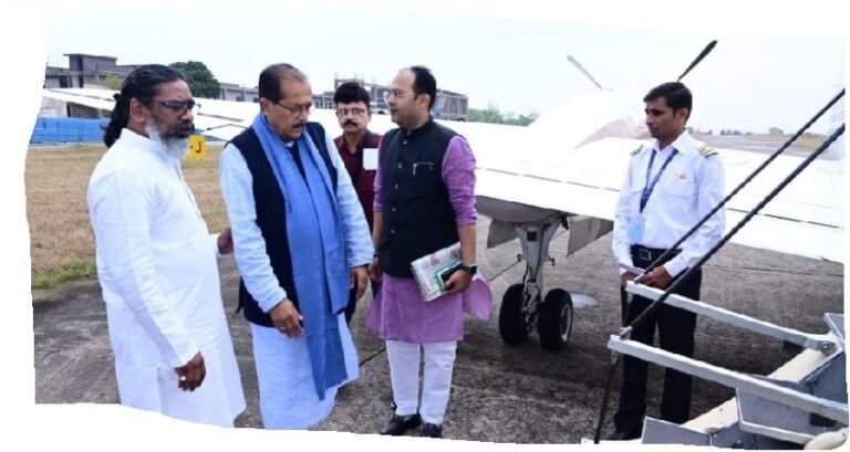 बेहतर इलाज के लिए वित्त मंत्री राधा कृष्ण किशोर गये दिल्ली, सीएम हेमंत ने की मुलाकात [Finance Minister Radha Krishna Kishore went to Delhi for better treatment, CM Hemant met him]