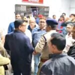 Dhanbad Agricultural: धनबाद। धनबाद के बरवाअड्डा थाना क्षेत्र स्थित कृषि बाजार समिति परिसर में रविवार देर शाम अपराधियों ने फायरिंग